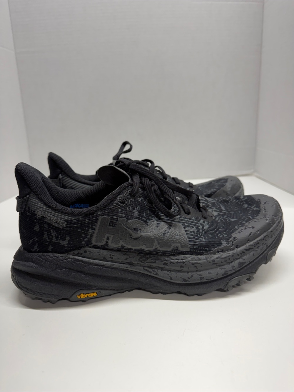 Hoka One One Speedgoat 6 GTX Sneakers Running Shoes Camo Black Women Size 9.5